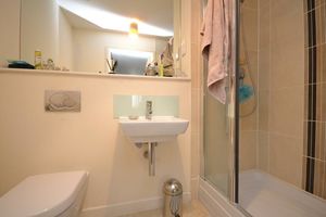 Ensuite- click for photo gallery